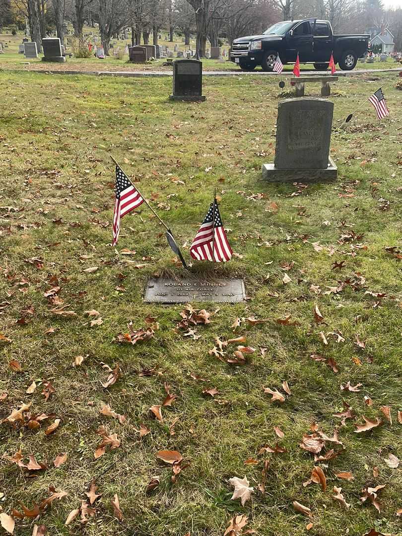 Roland E. Spinney's grave. Photo 2