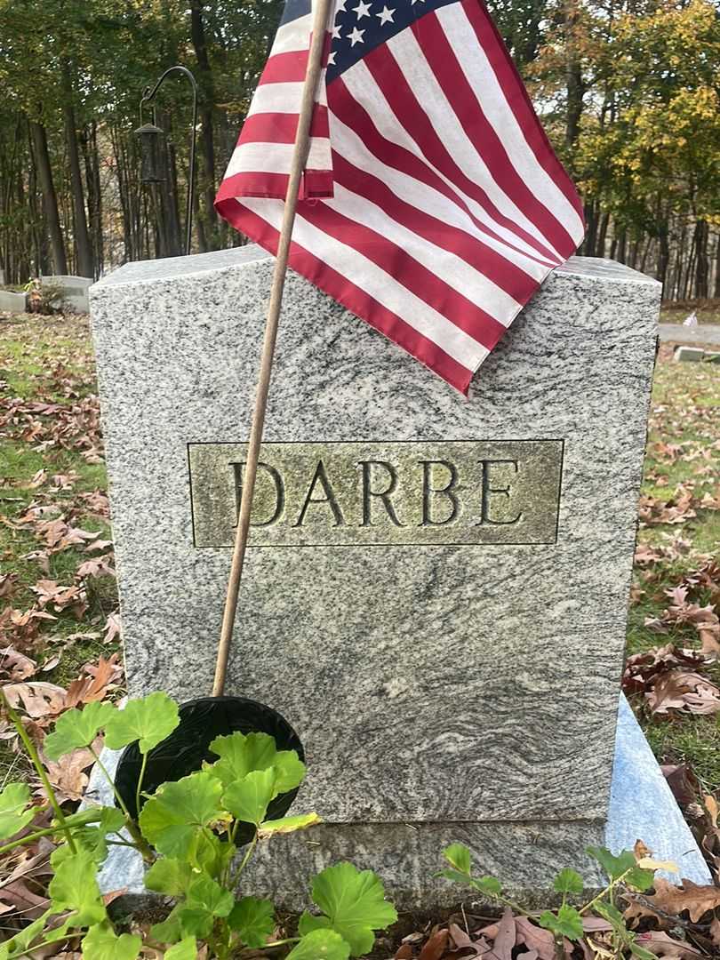 Clarence Cavis Darbe's grave. Photo 1