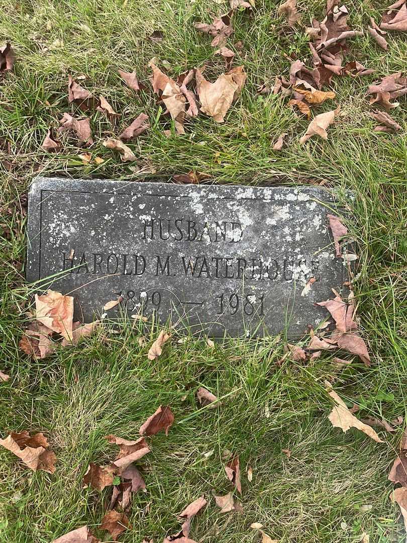 Harold M. Waterhouse's grave. Photo 3