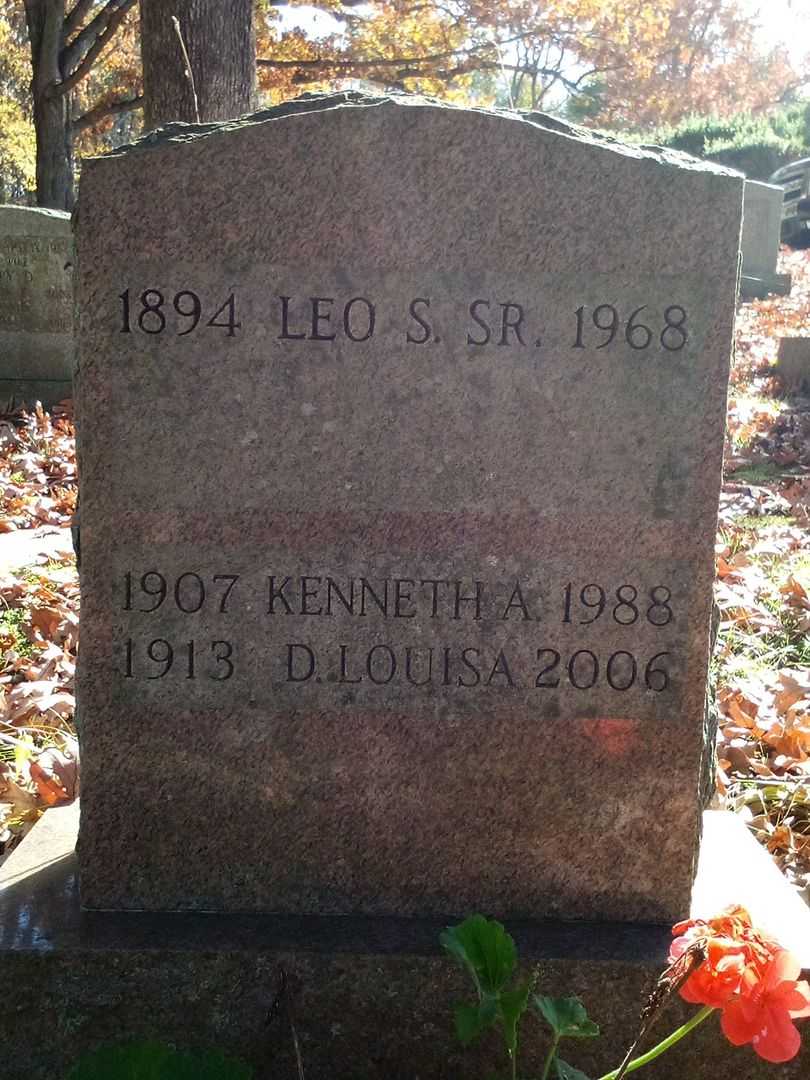 Kenneth A. Grindell's grave. Photo 3