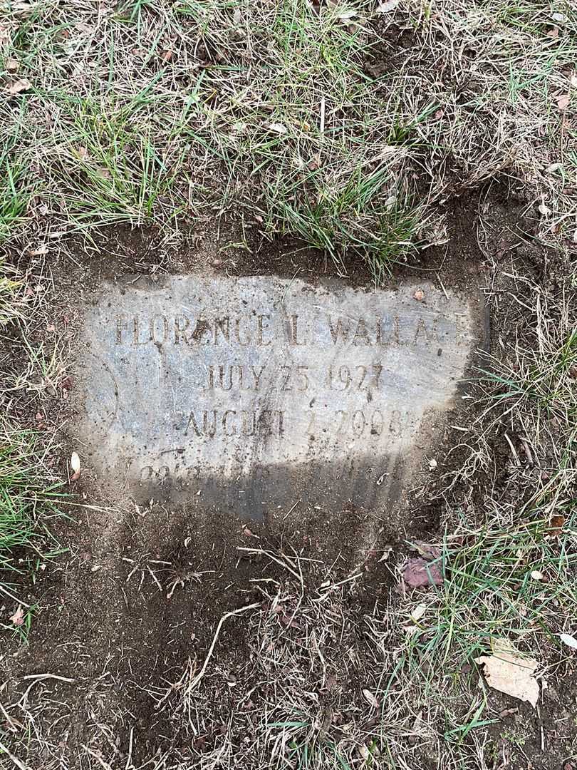 Florence L. Wallace's grave. Photo 3