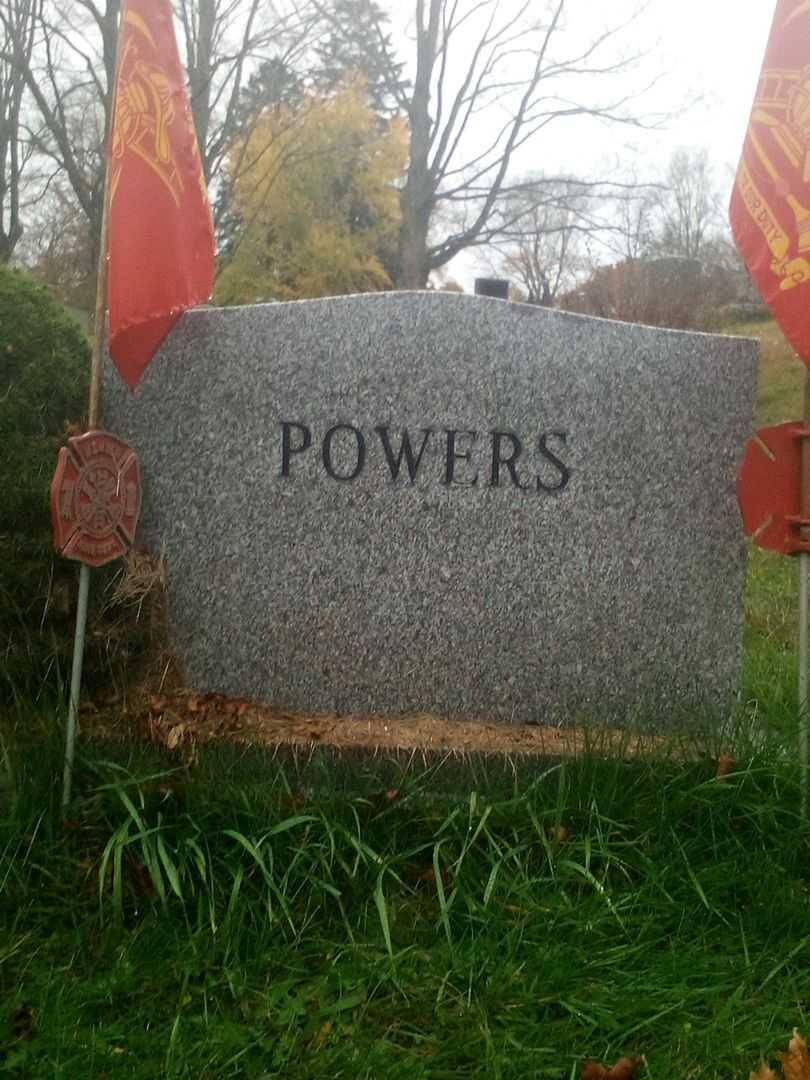 Robert C. Calnan's grave. Photo 1