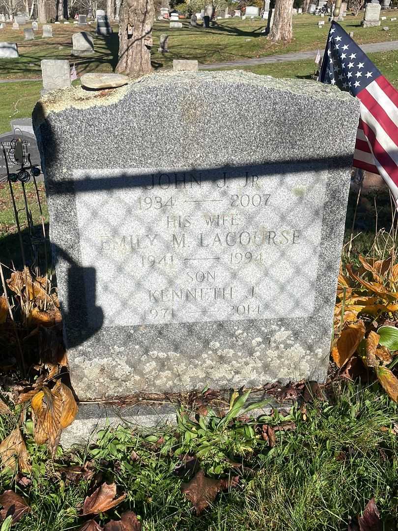 Emily M. Lacourse O'Brien's grave. Photo 2