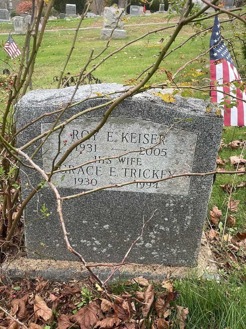 Roy E. Keiser's grave. Photo 3