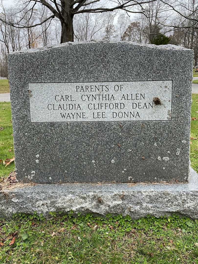 Carla Taylor's grave. Photo 3