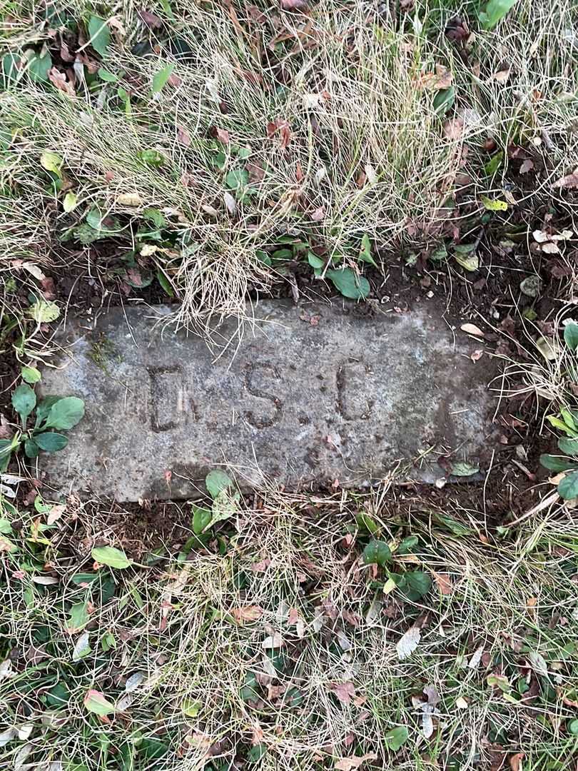 E. S. G.'s grave. Photo 3