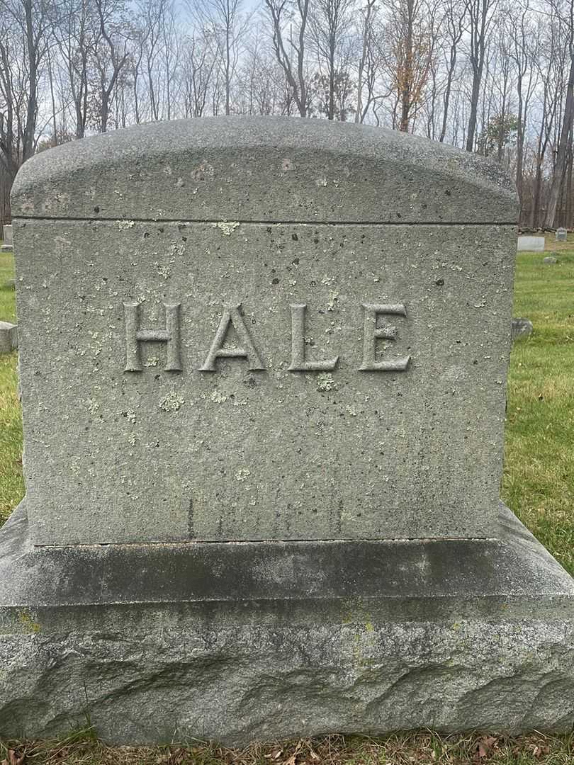 Minnie S. Hale's grave. Photo 1