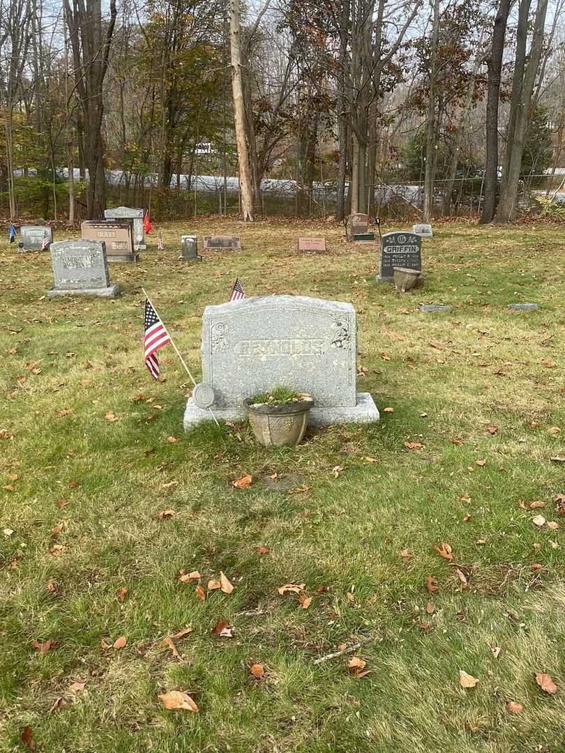 Carey A. Reynolds's grave. Photo 2