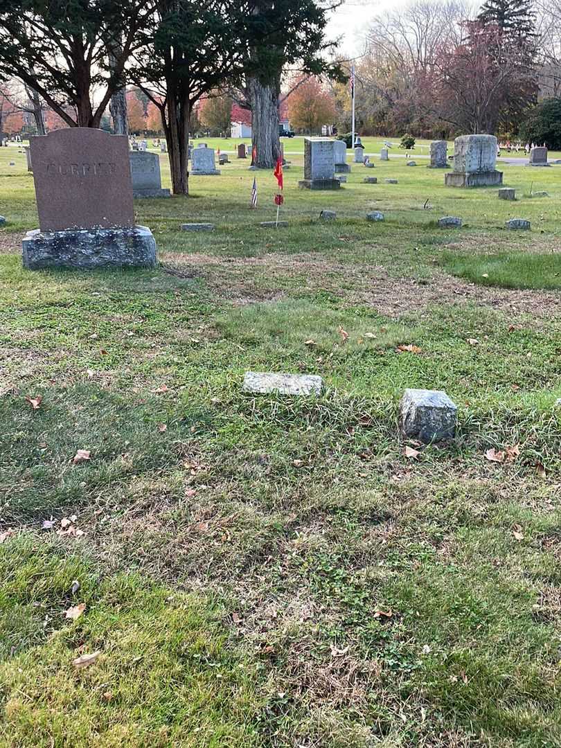 Nina W. Currier's grave. Photo 3