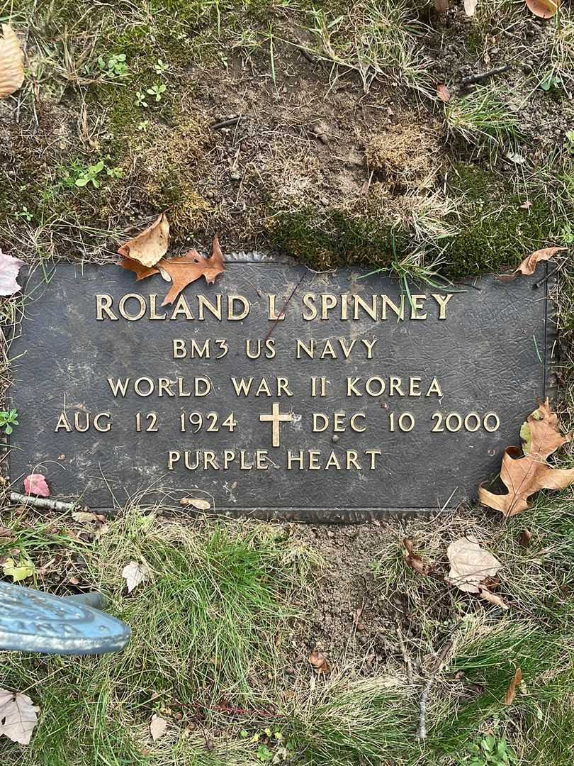 Roland L. Spinney's grave. Photo 5