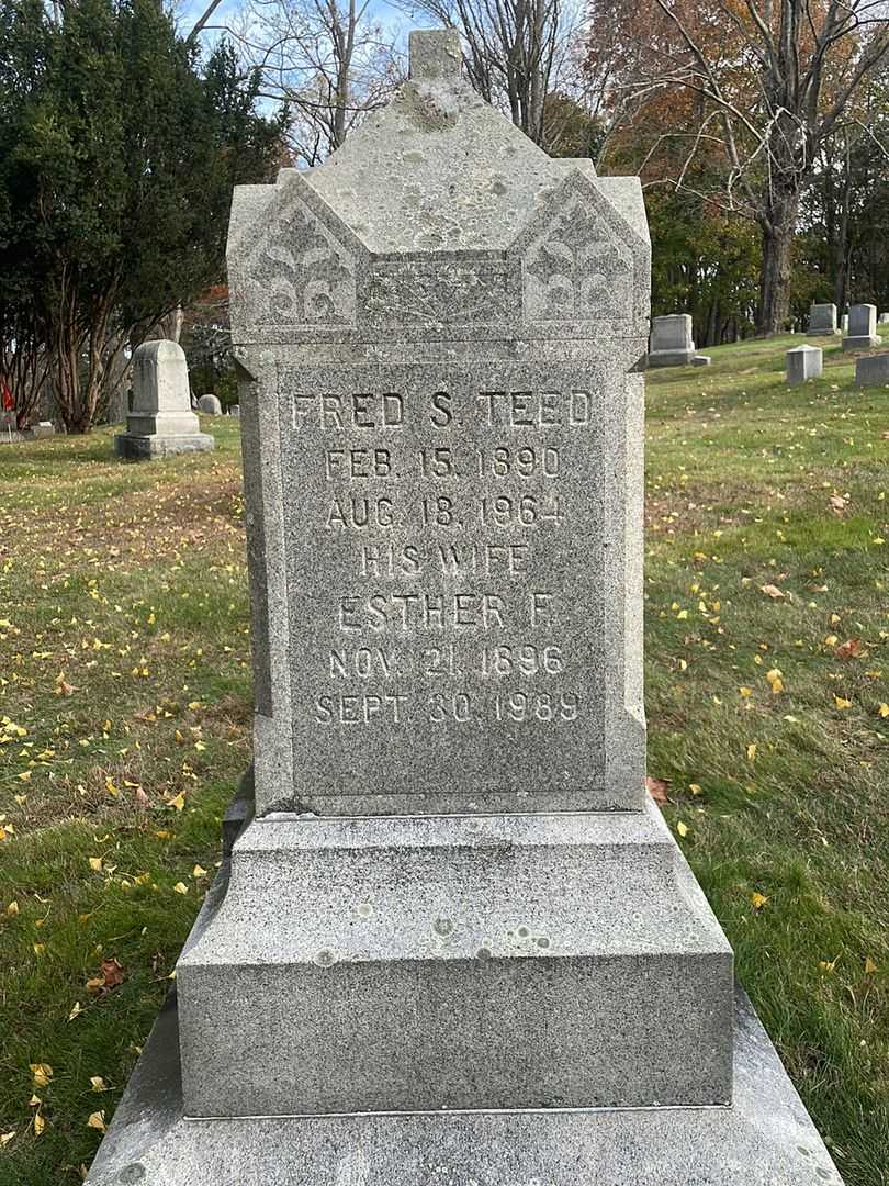 Fred S. Teed's grave. Photo 3