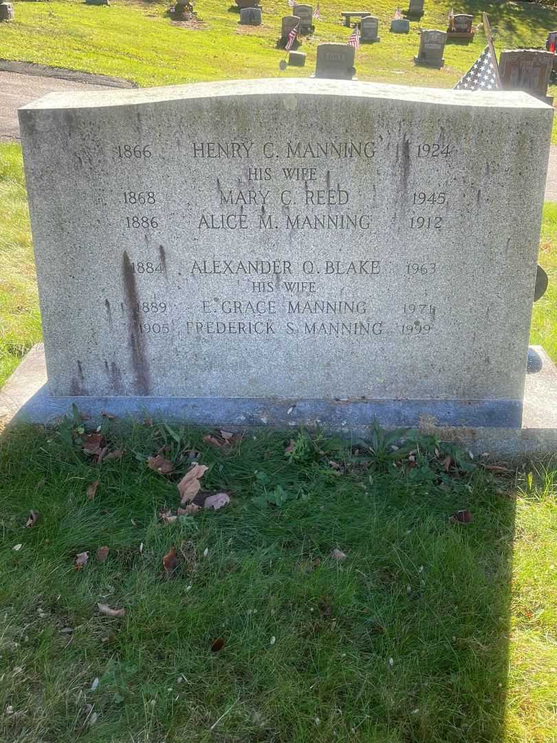 Mary C. Reed Manning's grave. Photo 3
