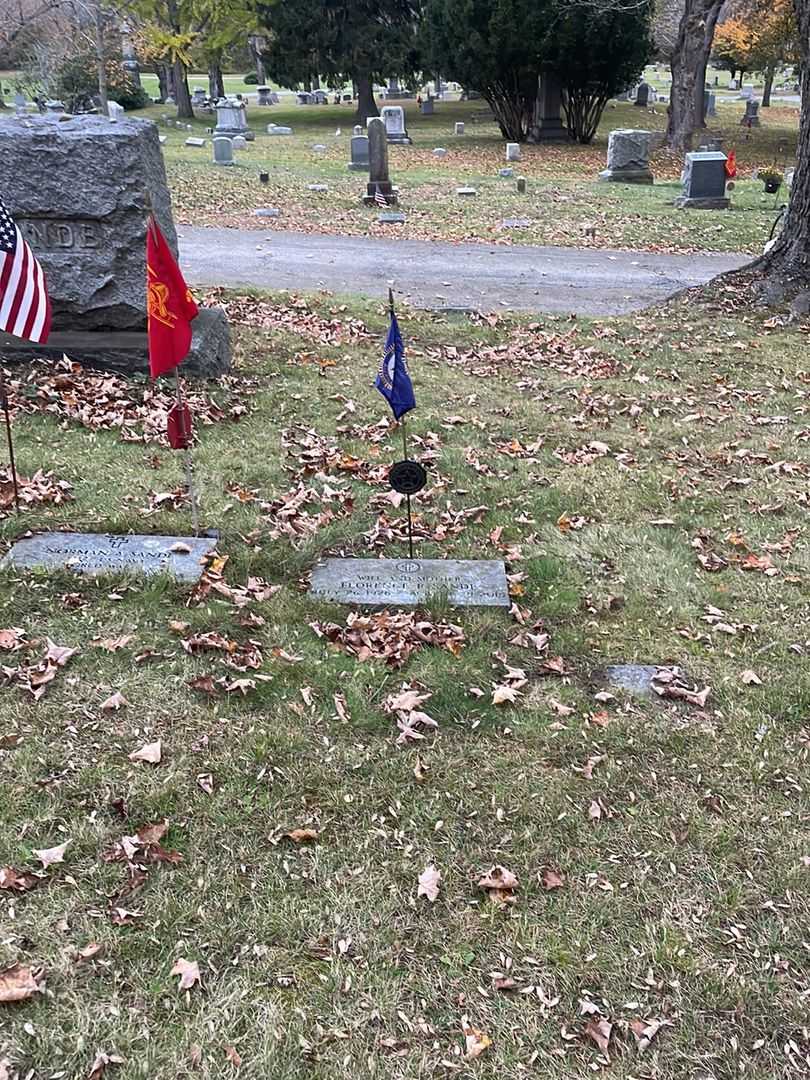 Florence R. Sande's grave. Photo 3