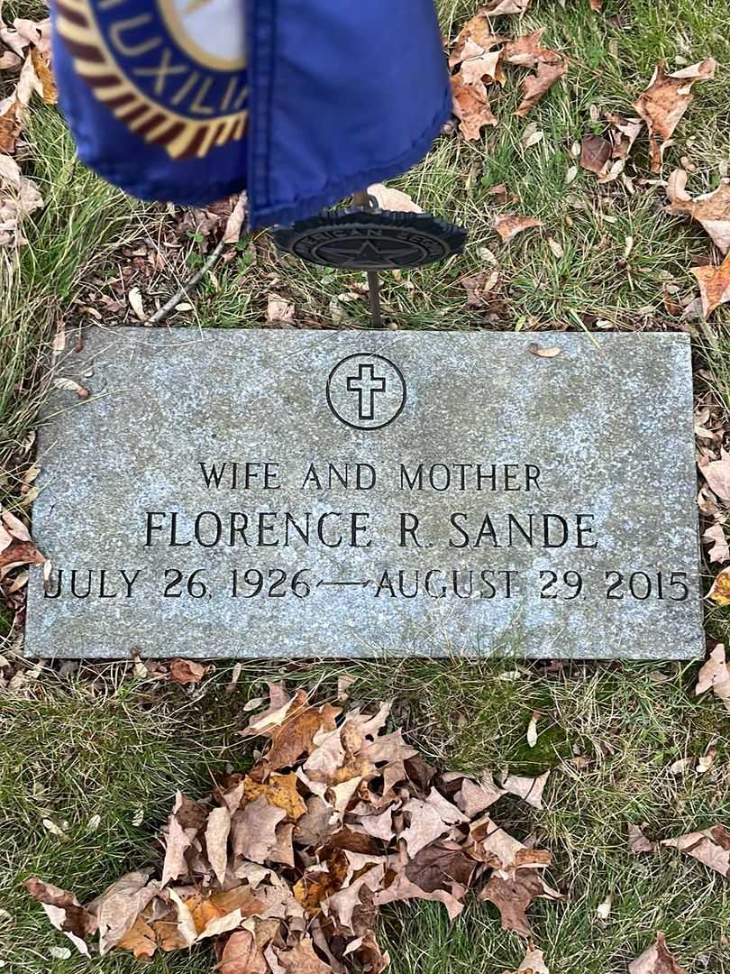 Florence R. Sande's grave. Photo 4