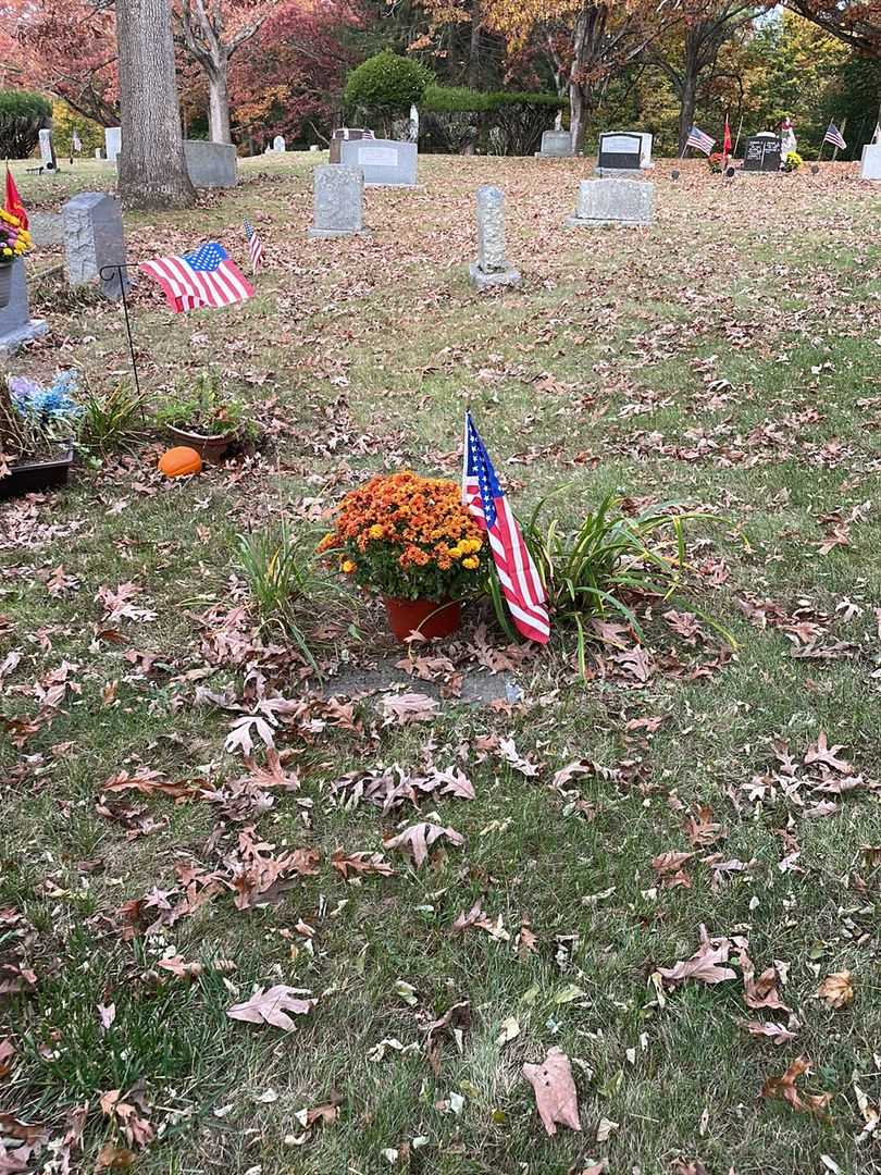 Helen Gabree Silvia's grave. Photo 2