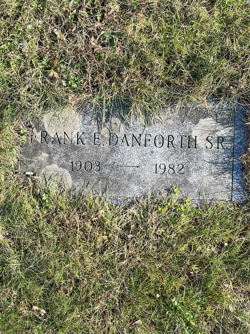 Frank E. Danforth Senior's grave. Photo 3