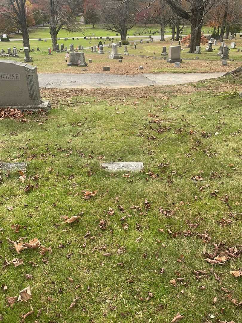 Louise M. Greeley Waterhouse's grave. Photo 2