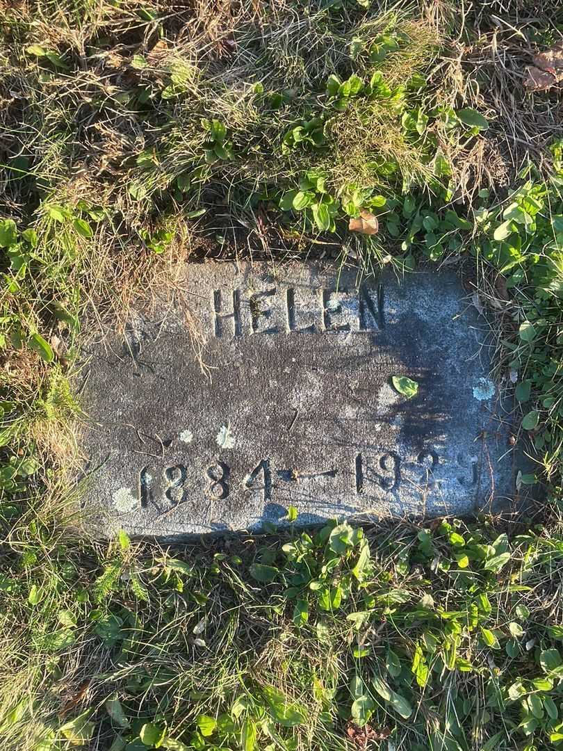 Helen Chamberlin's grave. Photo 4