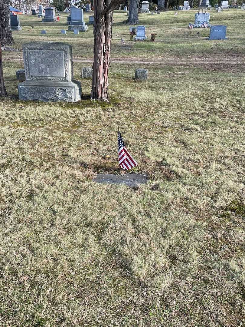 Arnold J. MacLean's grave. Photo 2