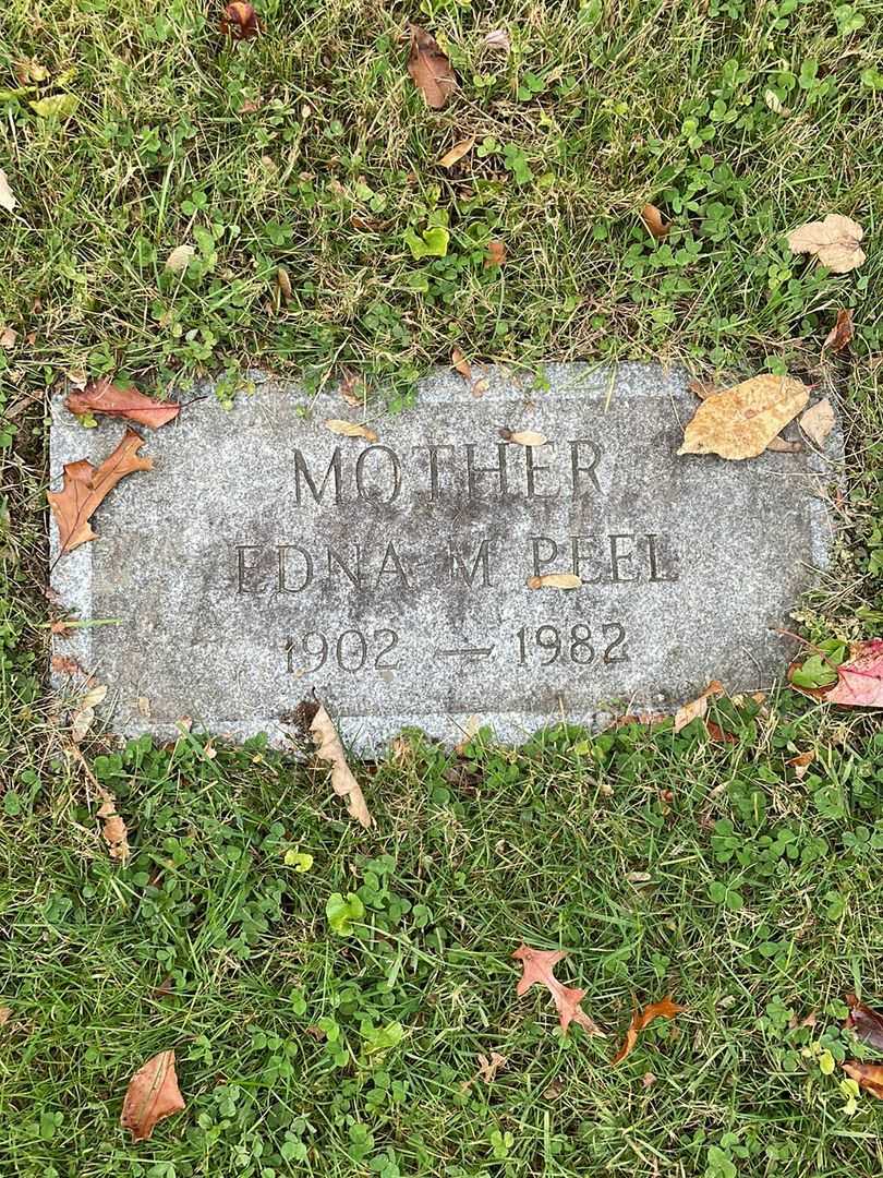 Edna M. Peel's grave. Photo 4