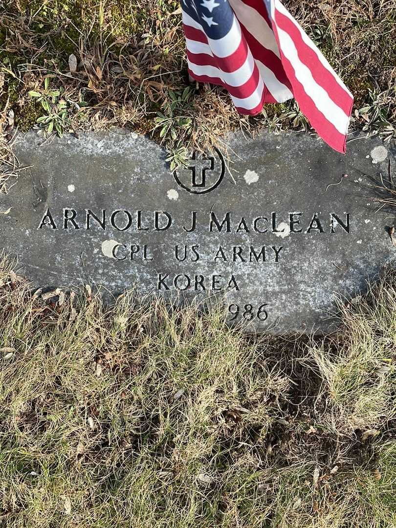 Arnold J. MacLean's grave. Photo 3