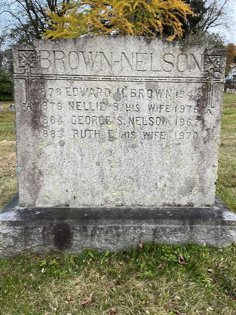 Ruth E. Nelson's grave. Photo 1