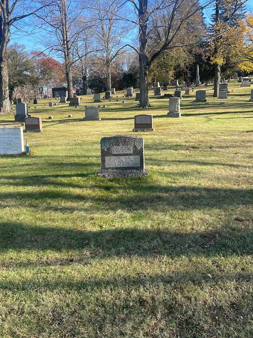 Cyril L. Allen's grave. Photo 2