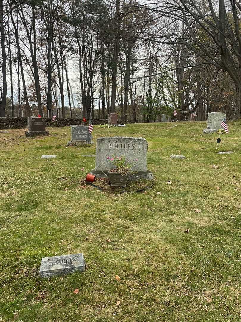 P. Marie Jennings's grave. Photo 1