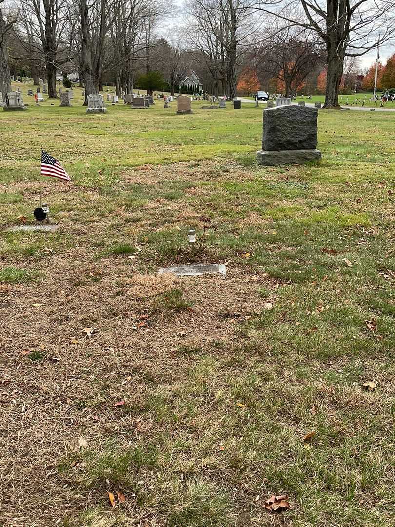 Pansy M. Wallace's grave. Photo 2