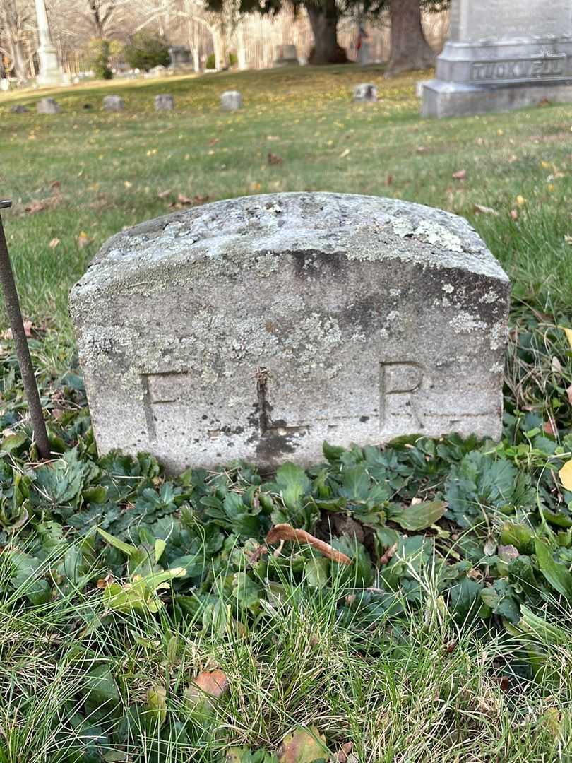 Frederick L. Regis Senior's grave. Photo 4