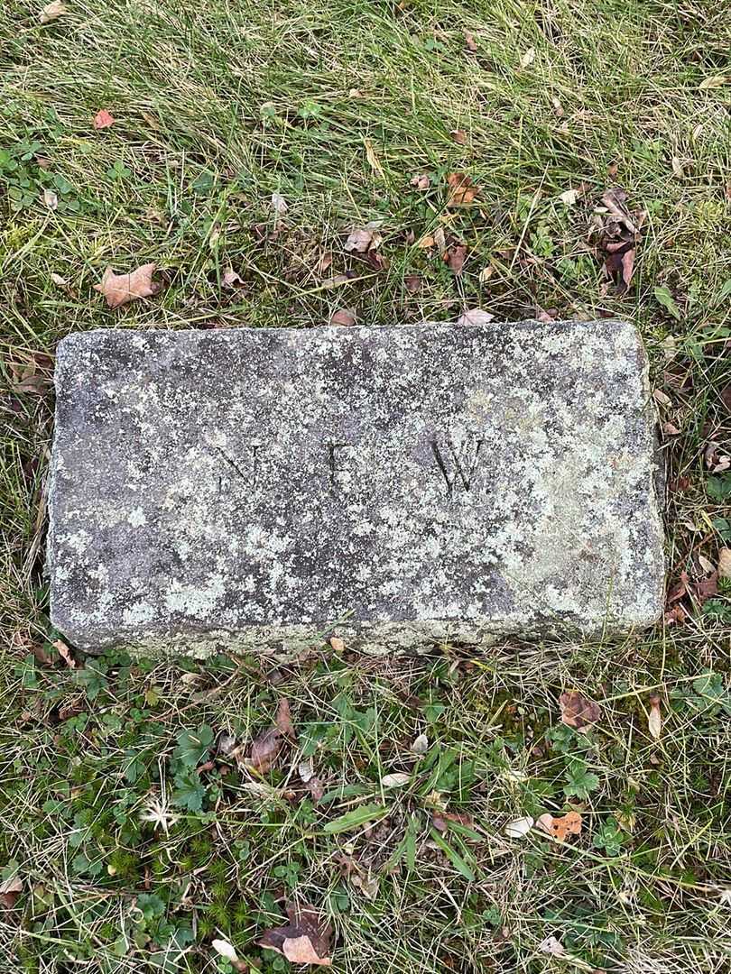 Nellie F. Walker's grave. Photo 5