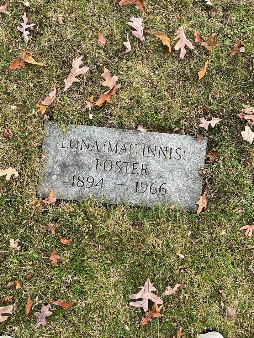 Lona MacInnis Foster's grave. Photo 4