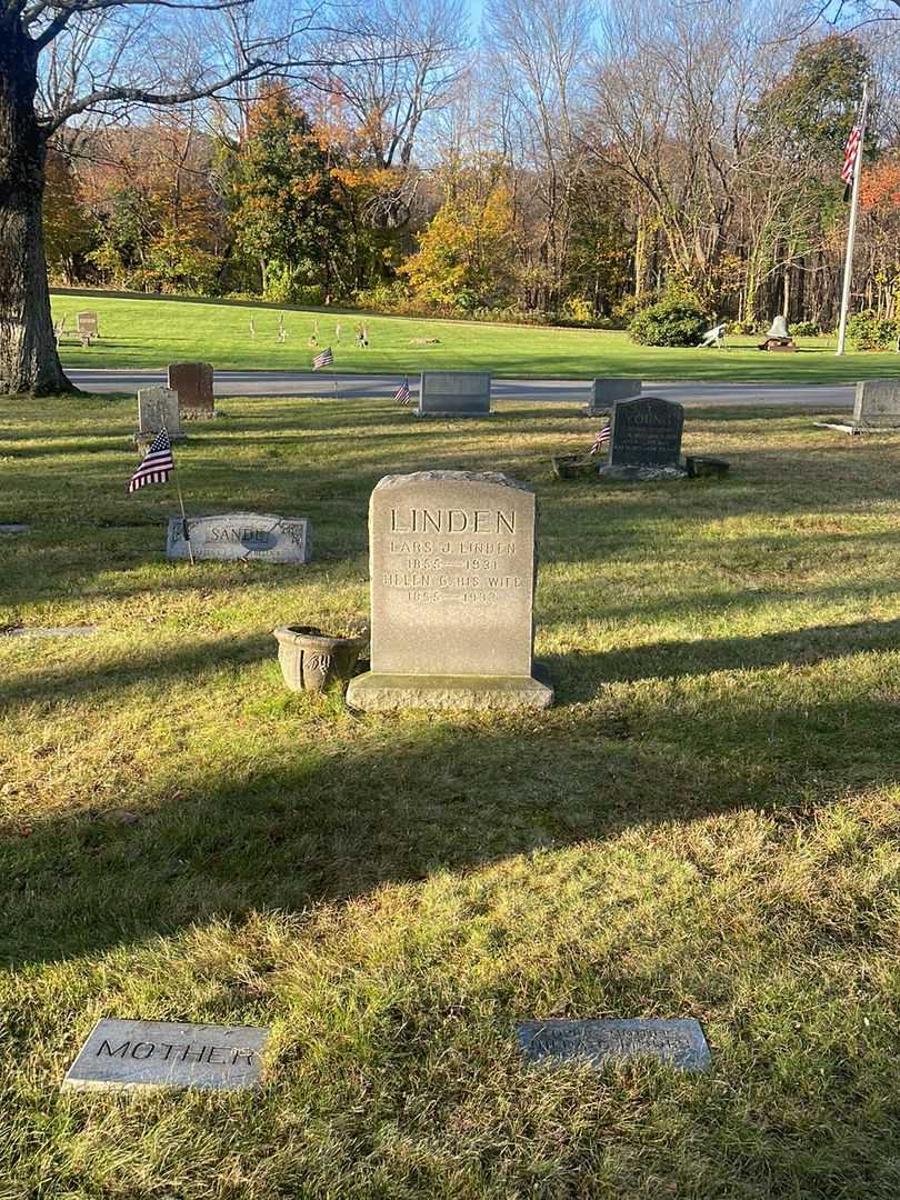 Helen G. Linden's grave. Photo 2