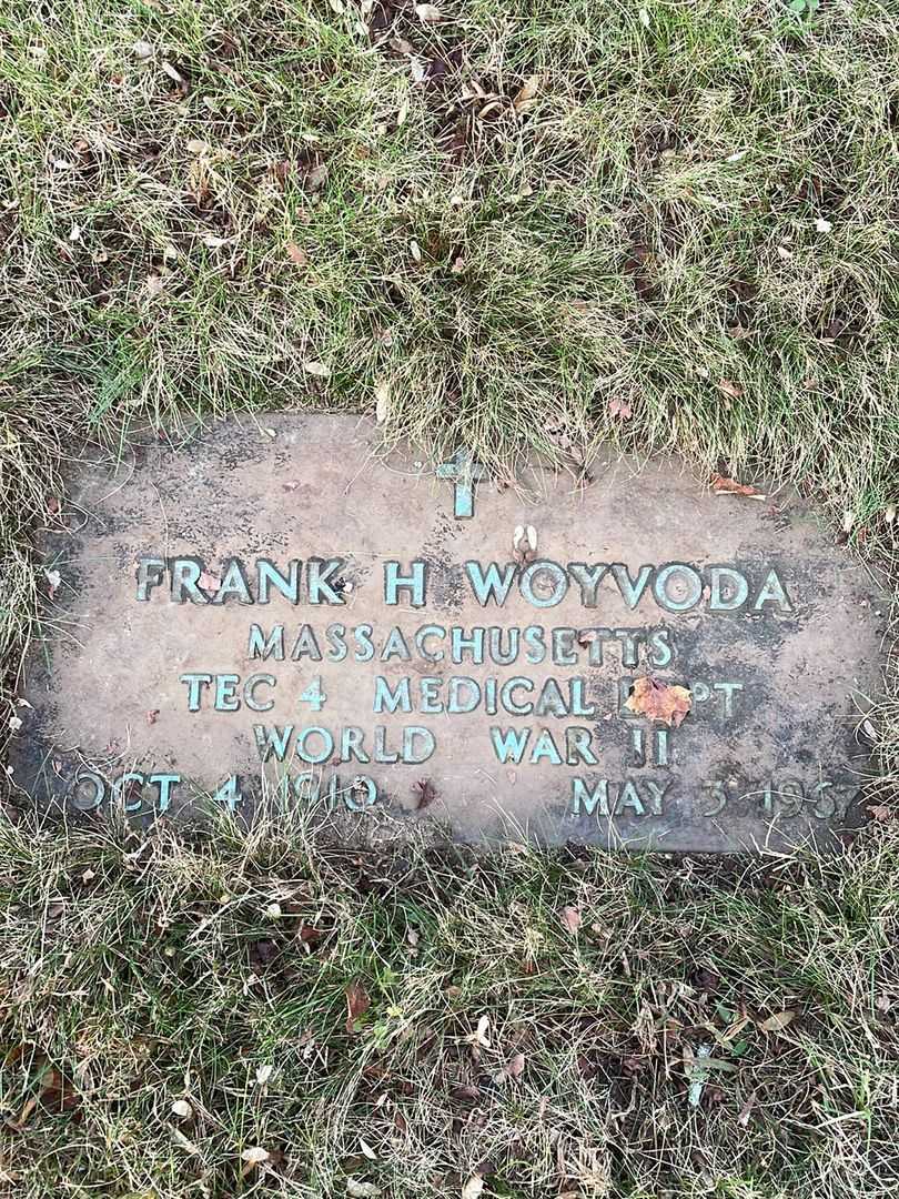 Frank H. Woyvoda's grave. Photo 4