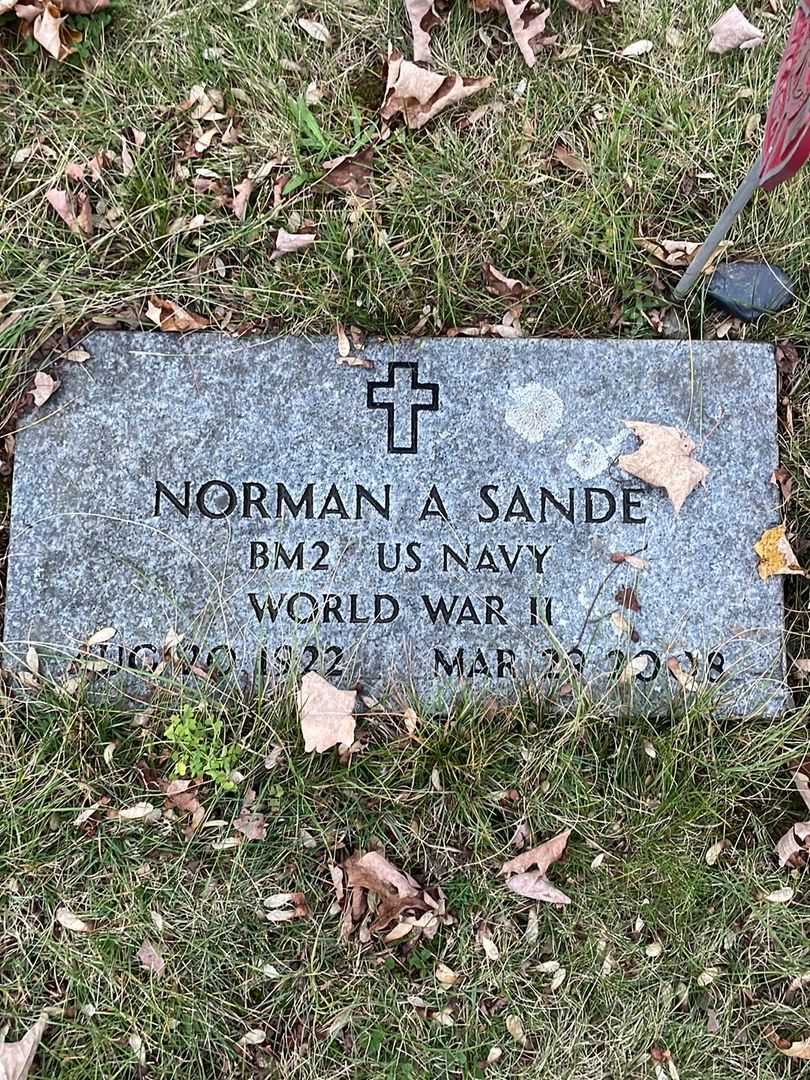 Norman A. Sande's grave. Photo 4