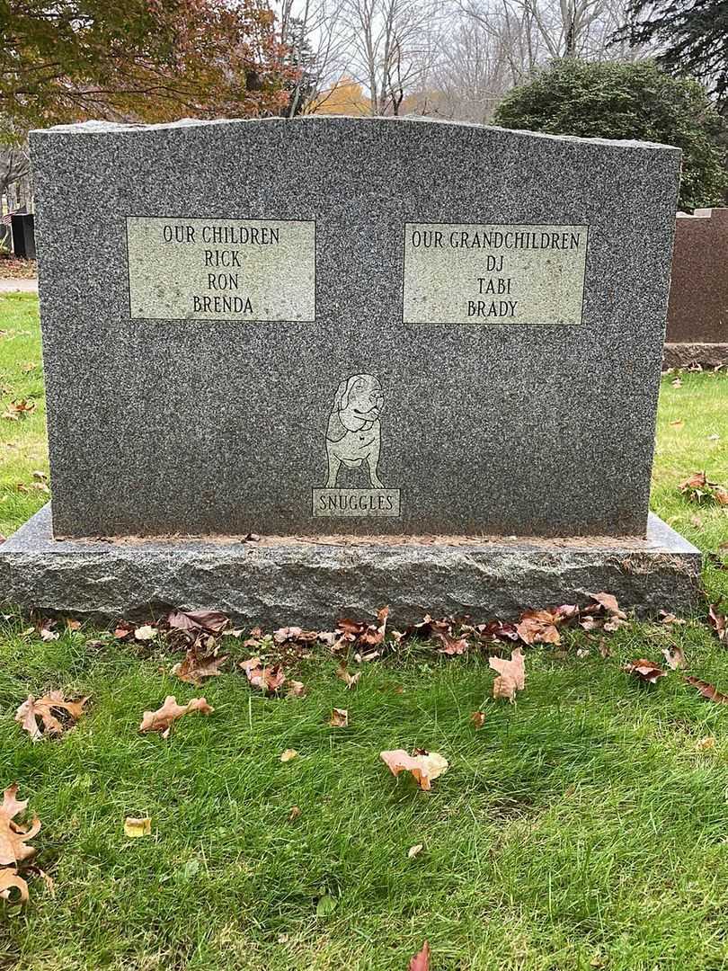 Frederick A. Underwood's grave. Photo 3