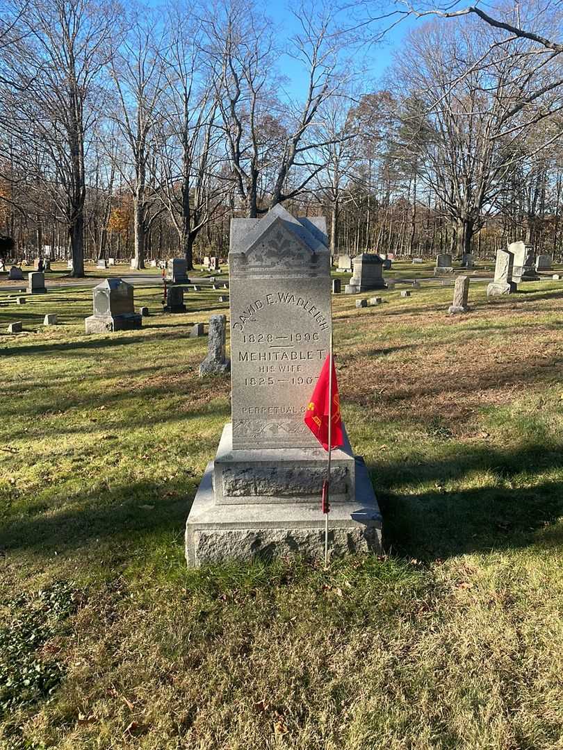 David E. Wadleigh's grave. Photo 2