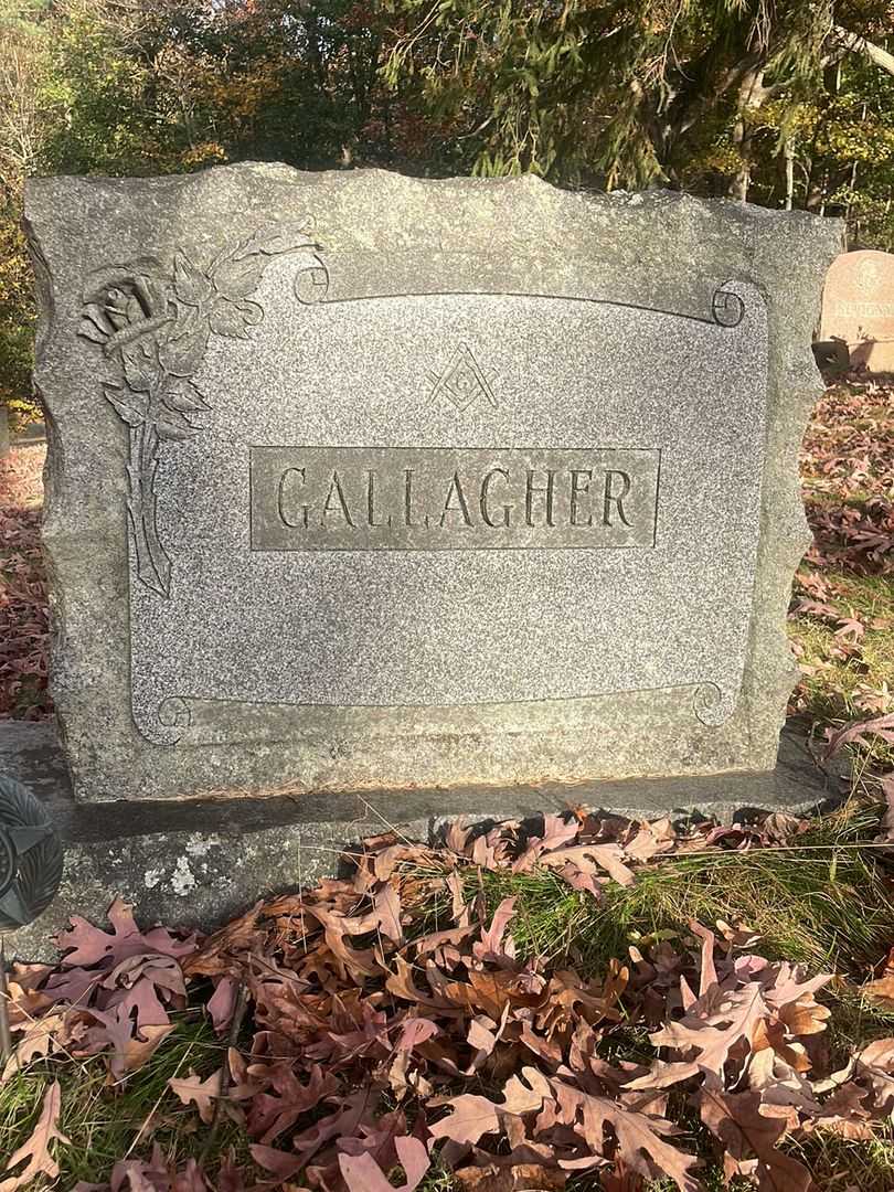 Pauline C. Gallagher's grave. Photo 1