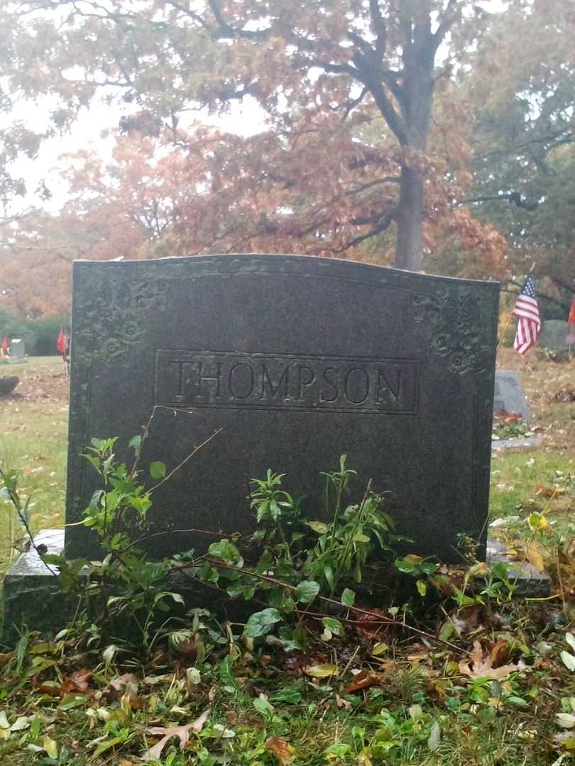 Donald Neil Reynolds's grave. Photo 1