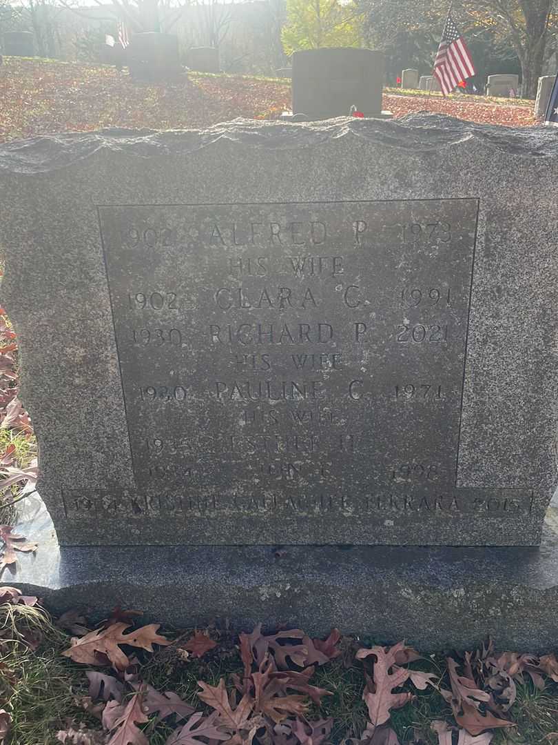 Pauline C. Gallagher's grave. Photo 4