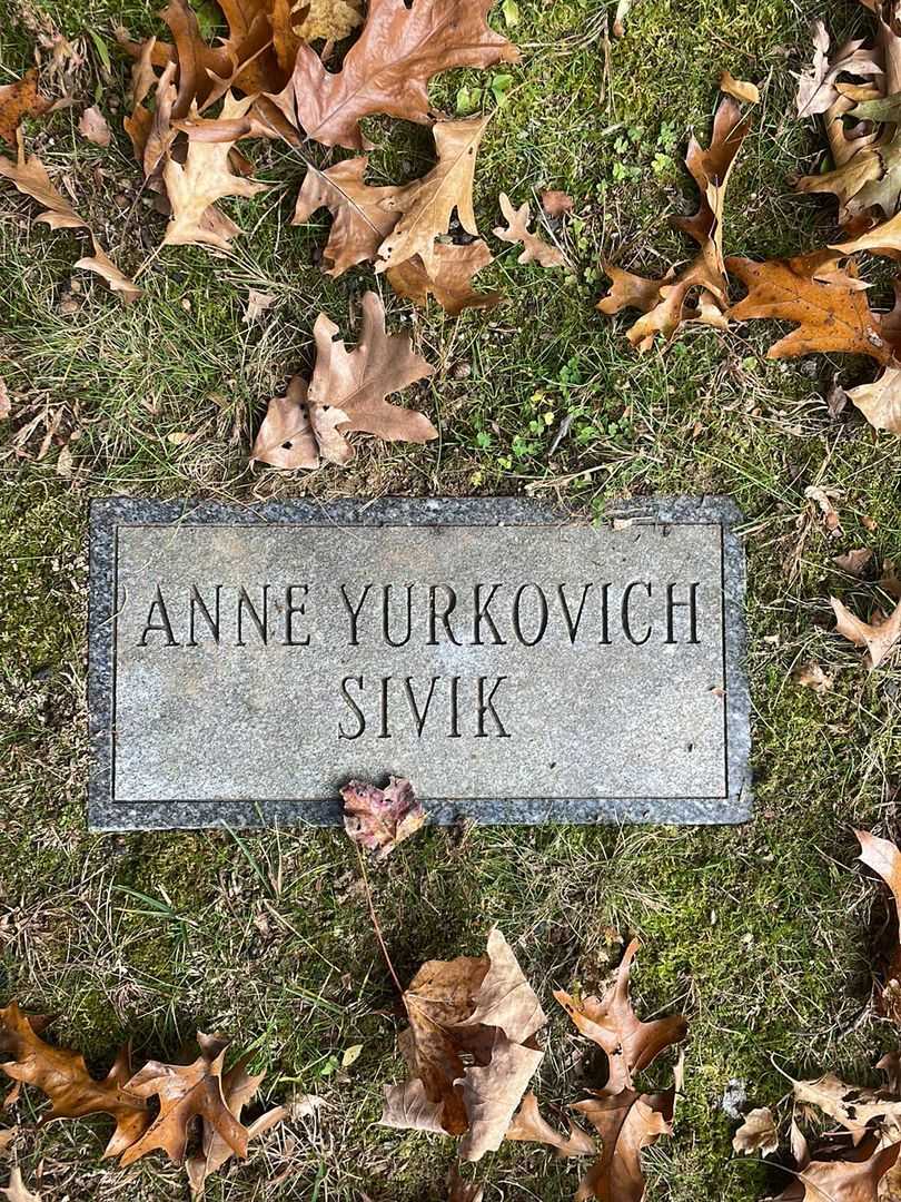 Anne C. Yurkovich Sivik's grave. Photo 4