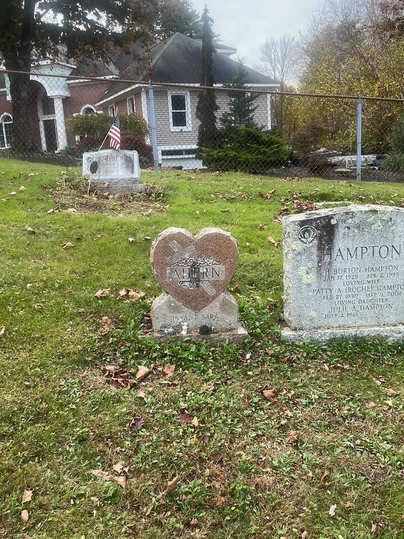 Sara Ahern's grave. Photo 1