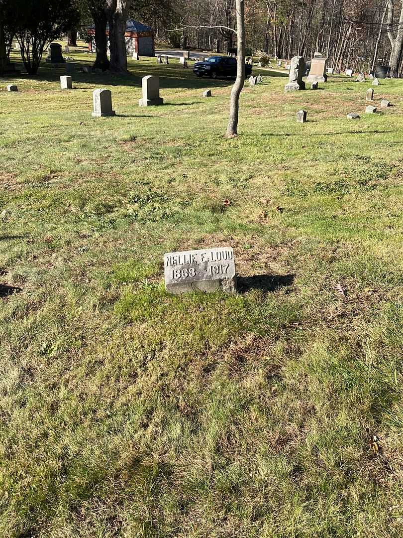 Nellie E. Loud's grave. Photo 2