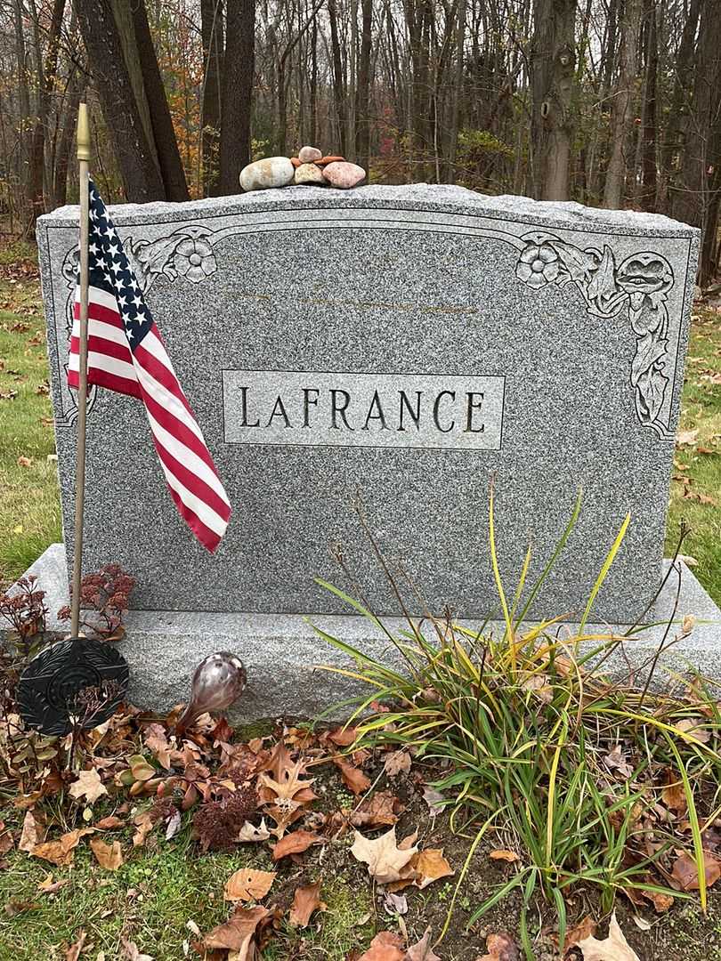 John L. LaFrance Junior's grave. Photo 1