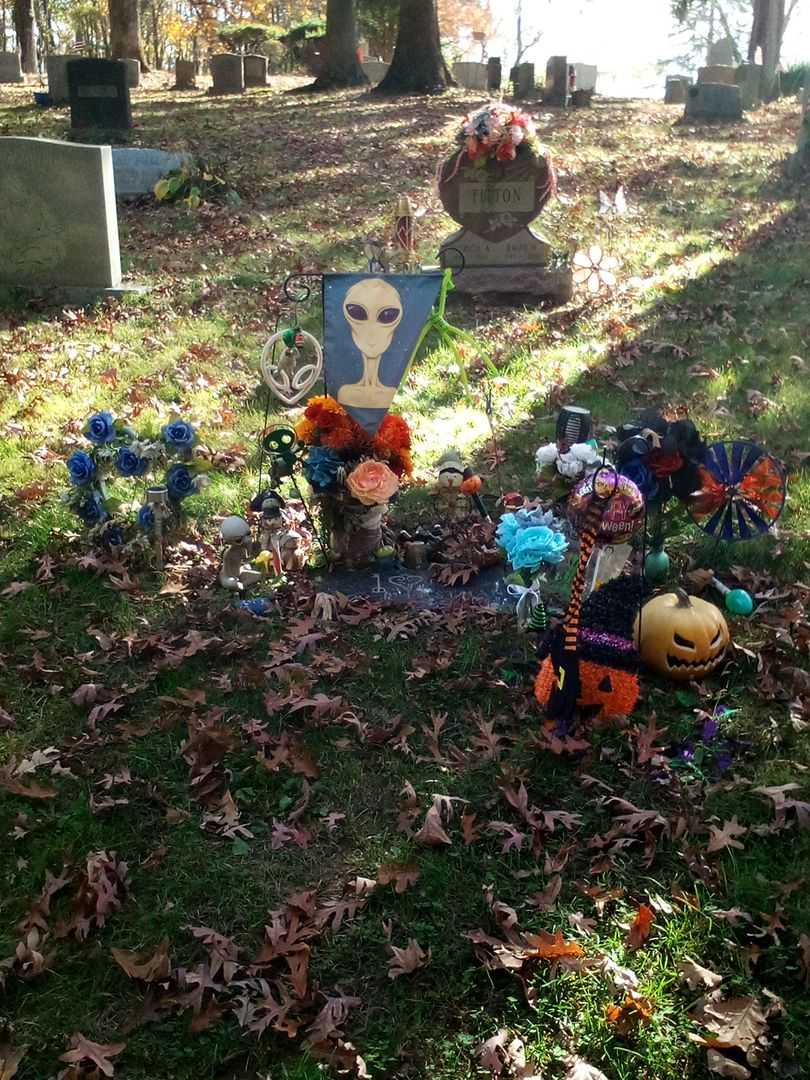 Trevor R. Eastman's grave. Photo 2