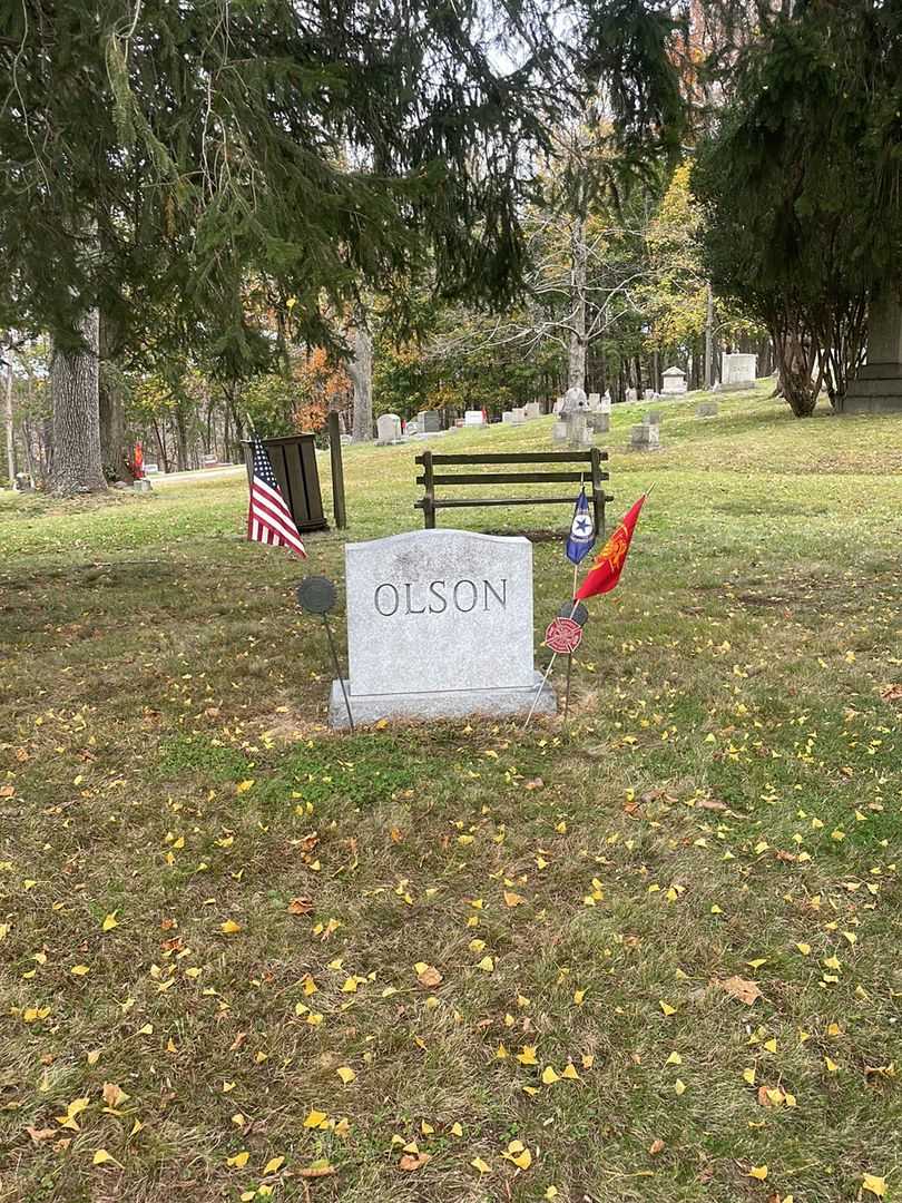 Dorothy E. Hale Olson's grave. Photo 2