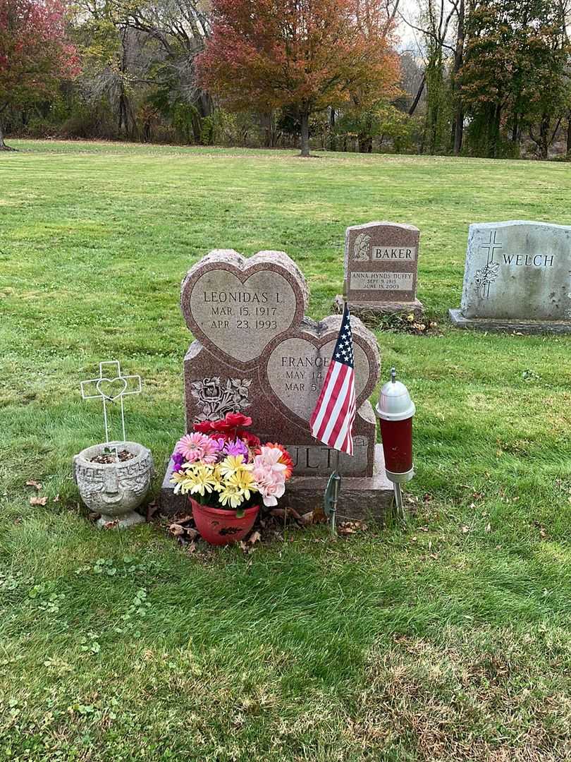 LINDA N MAY's grave. Photo 2