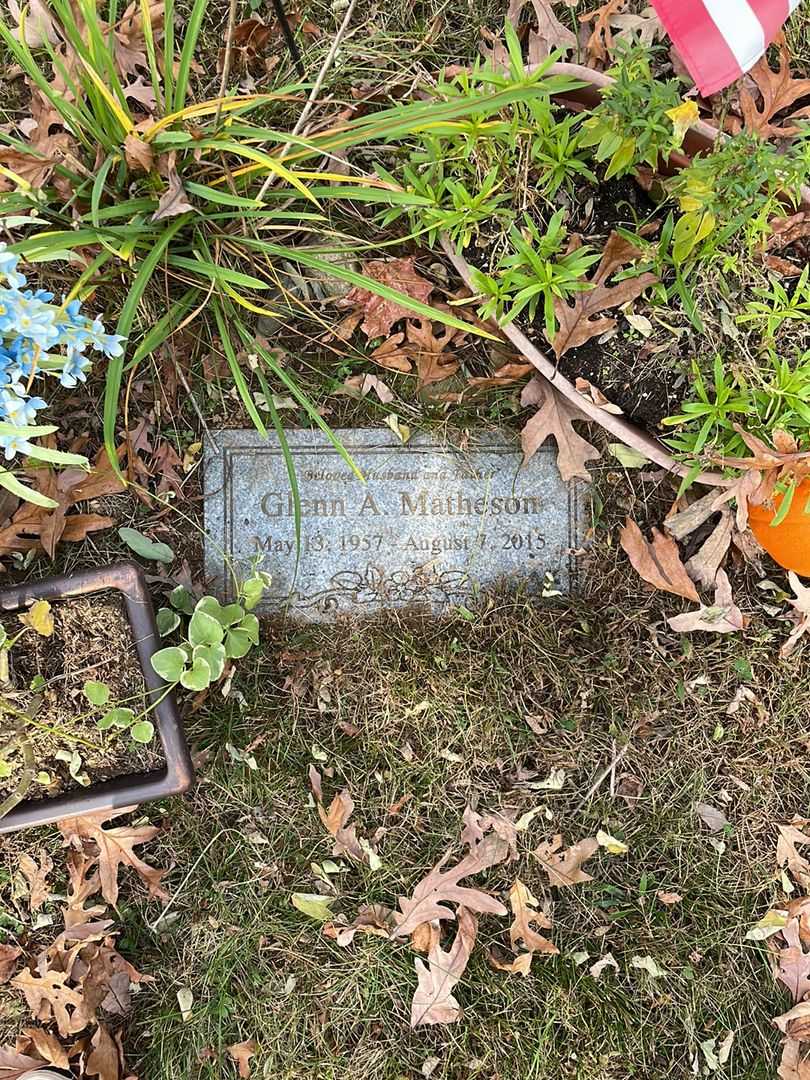 Helen Gabree Silvia's grave. Photo 1