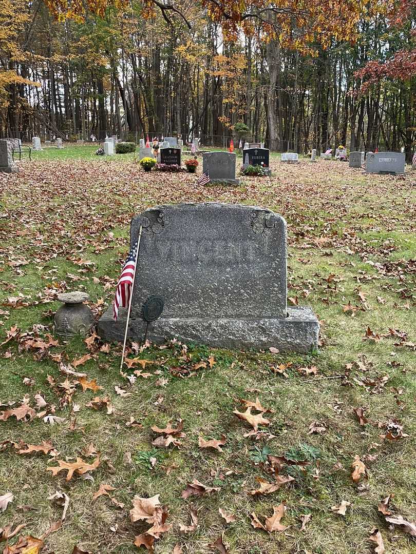 Charles J. Vincent's grave. Photo 2