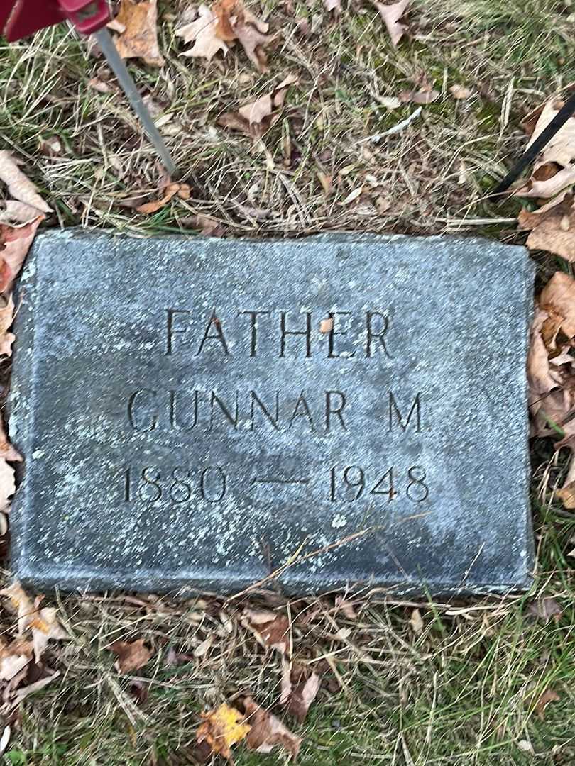 Gunnar M. Sande's grave. Photo 4